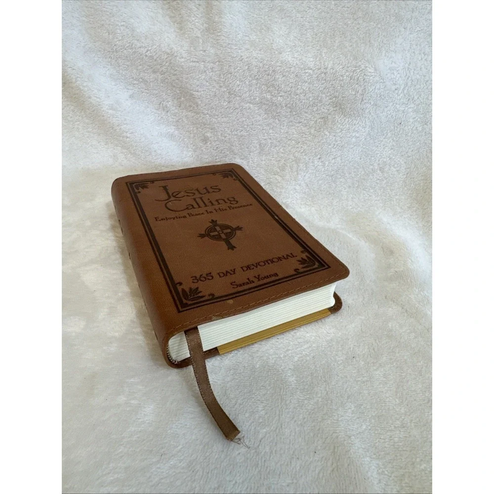 Jesus Calling Devotional Book Enjoying Peace In His Presence‎ Sarah Young